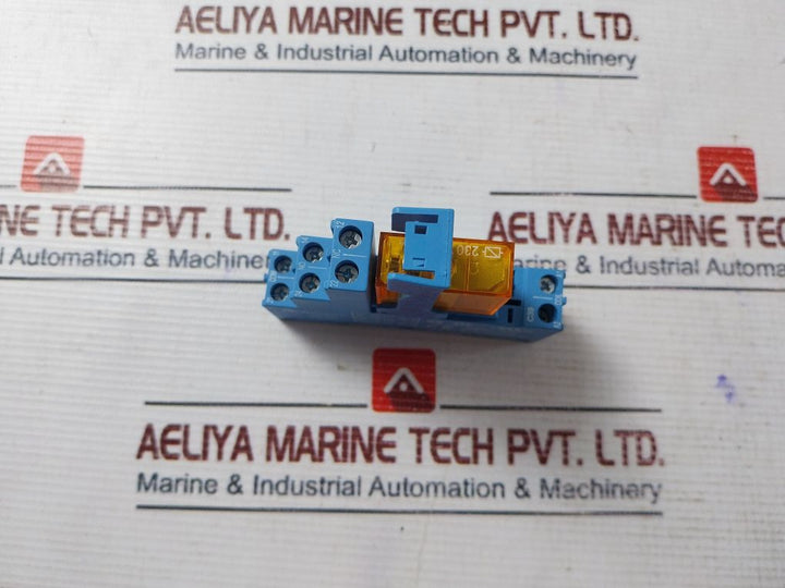 Finder Type 95.05 Relay With Socket 16A 250V