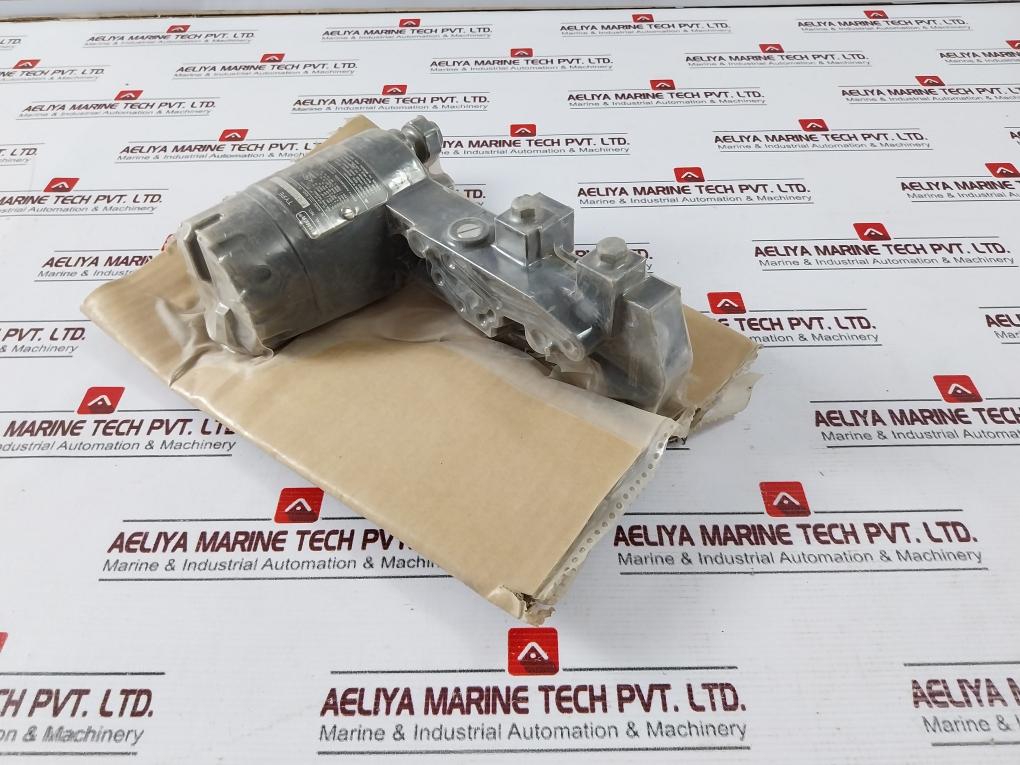 Fisher 582I Electro-pneumatic Converter