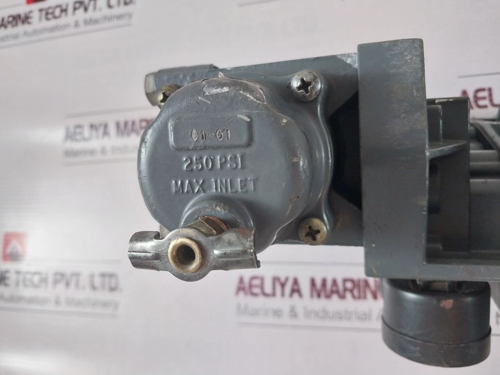 Fisher Control 67Cfr-600 Pressure Regulator 250 Psi