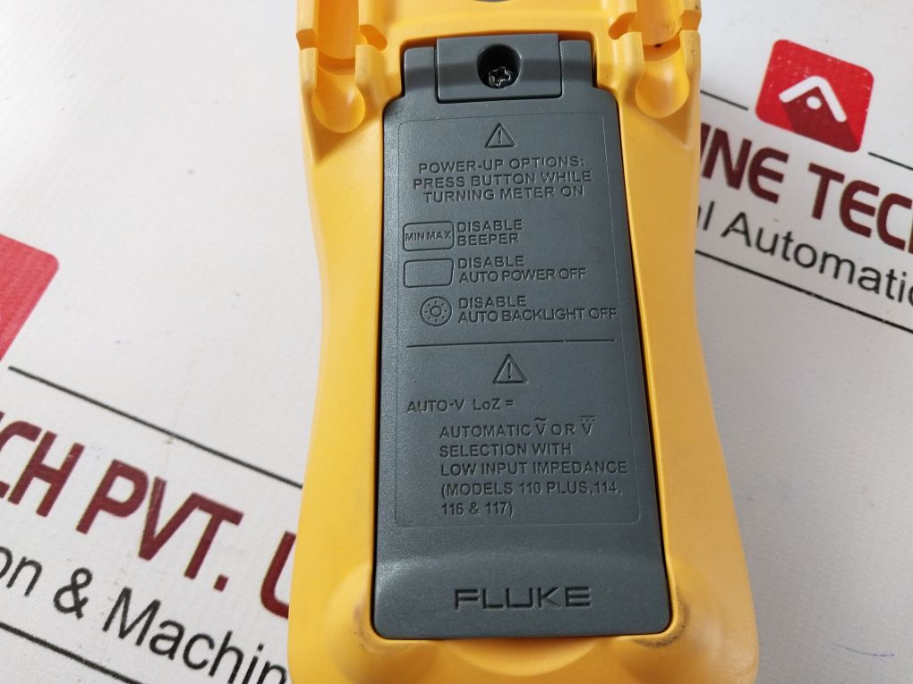 Fluke 115 true rms digital multimeter with cable