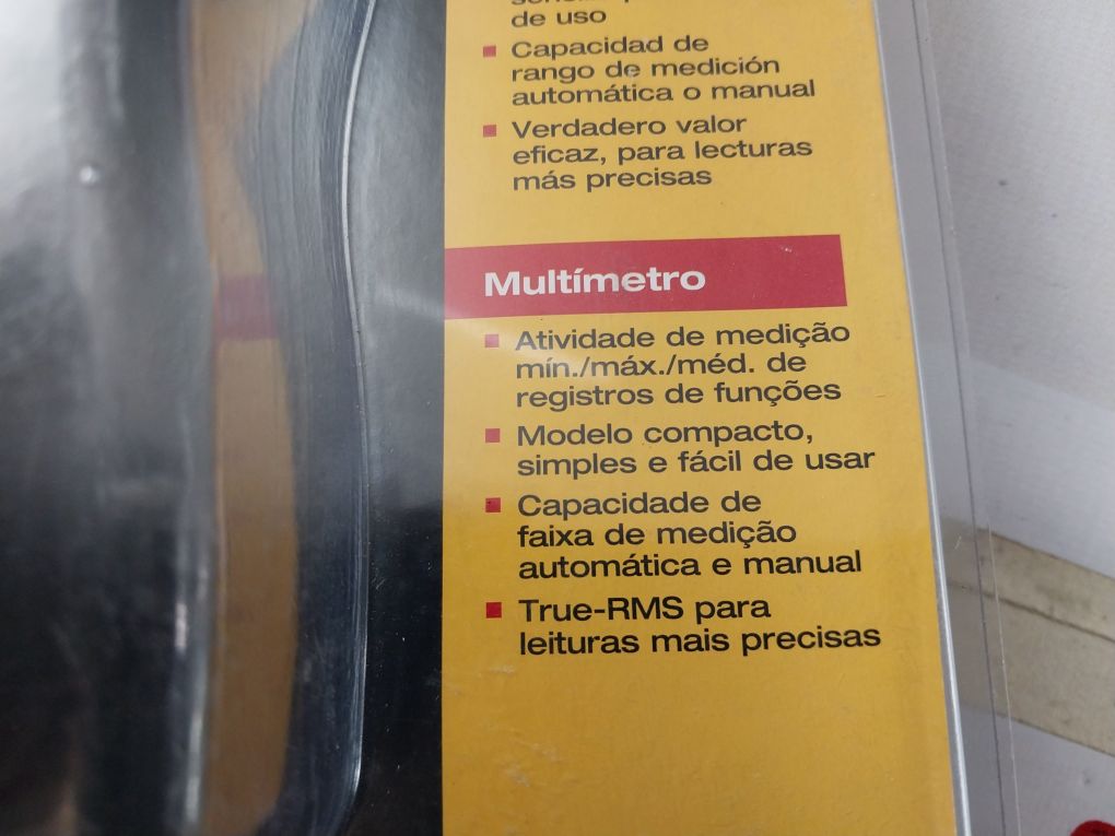 Fluke 115 true rms digital multimeter with cable