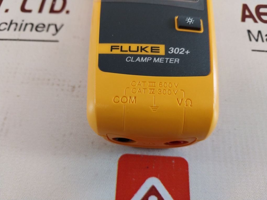 Fluke 302+ Digital Clamp Meter