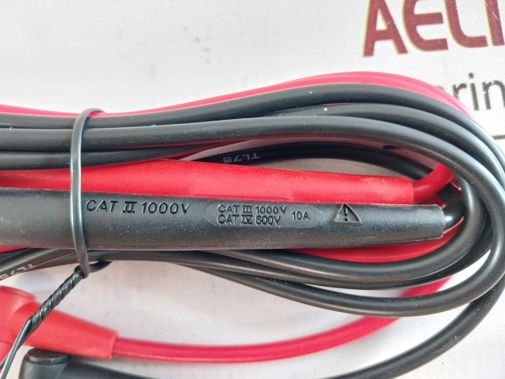 Fluke 302+ Digital Clamp Meter