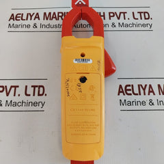 Fluke 302+ Clamp Meter

