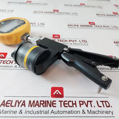 Fluke 700G08 Pressure Gauge With 700Htp2 Hydraulic Test Gauge Pump