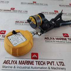 Fluke 700G08 Pressure Gauge With 700Htp2 Hydraulic Test Gauge Pump