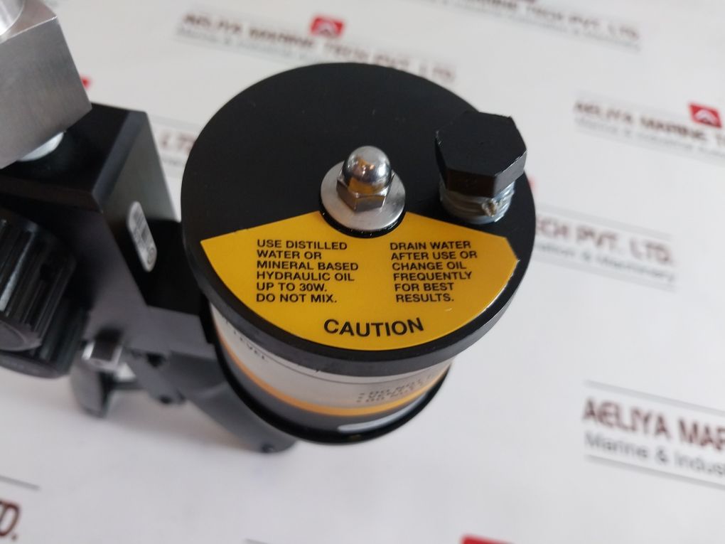 Fluke 700G Pressure Gauge With 700Htp2 Hydraulic Test Pump