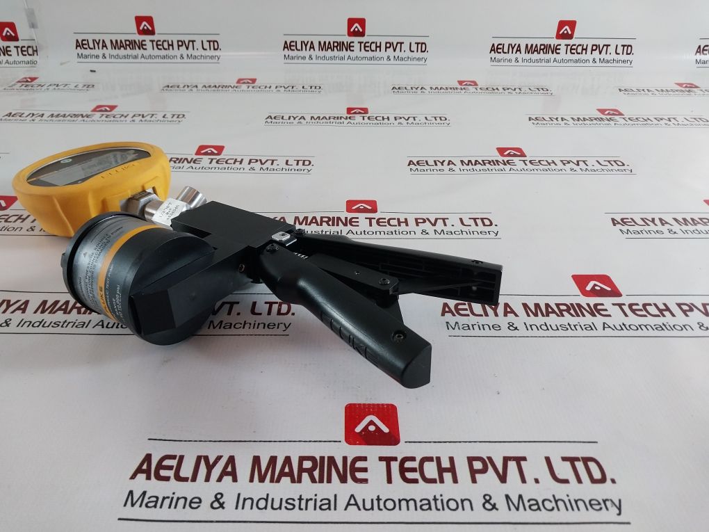 Fluke 700G Pressure Gauge With 700Htp2 Hydraulic Test Pump