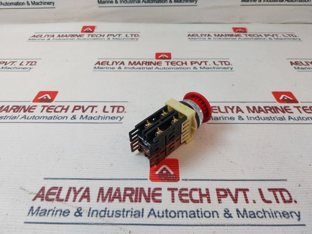Fuji Electric Ah30-3-0143 Red Push Button Switch 250V 6A