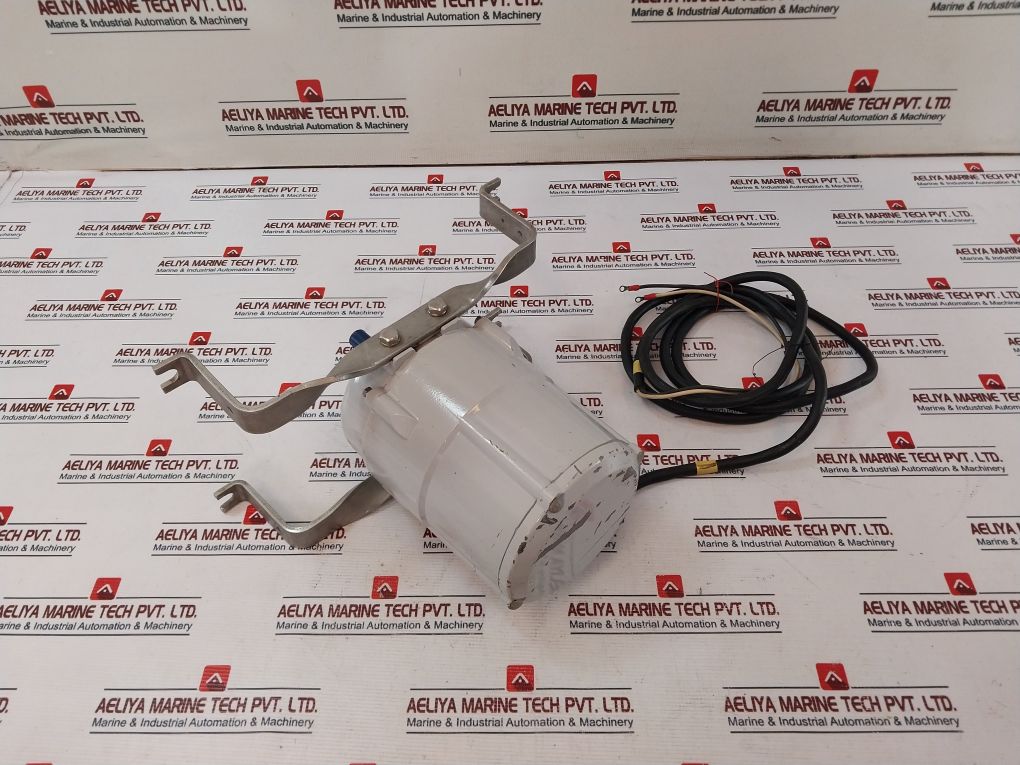 Fuji Electric Aprek91S-4 Motor With Mounting 415/440 Volt (Not Working)