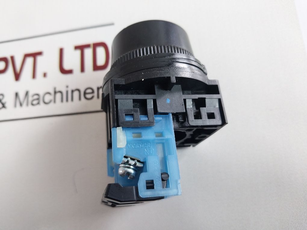 Fuji Electric Ar30G1R-10G Pushbutton Switch