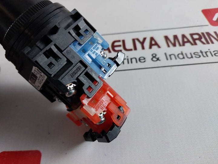 Fuji Electric Ar30G3L-11E4W Illuminate Push Button Switch