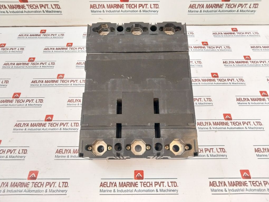 Fuji Electric Ea803B Auto Breaker 700A Ac690V Dc250V