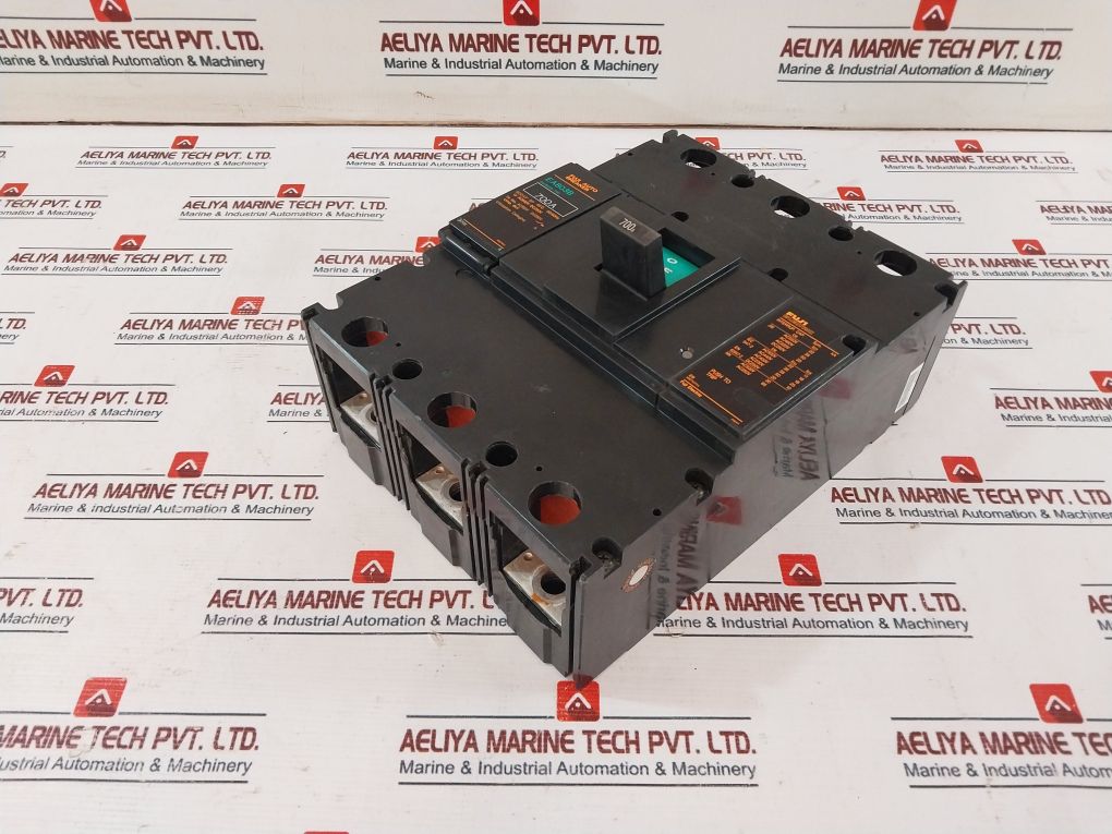 Fuji Electric Ea803B Auto Breaker 700A Ac690V Dc250V