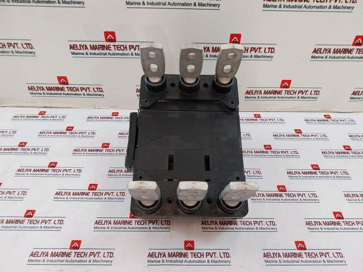 Fuji Electric Ea803B Molded Case Circuit Breaker 800A Ac690V Dc250V
