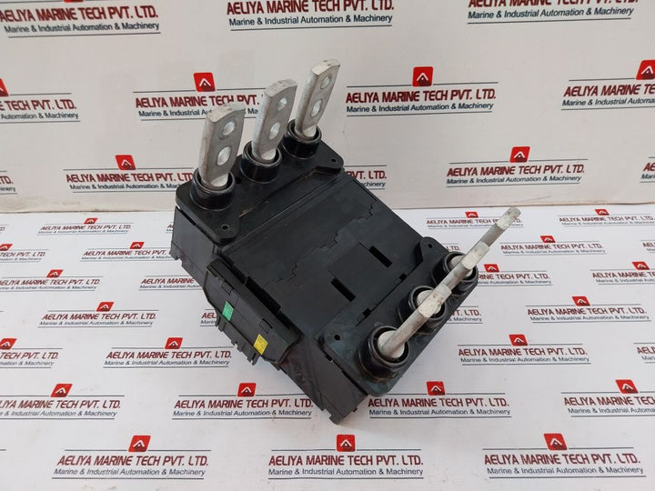 Fuji Electric Ea803B Molded Case Circuit Breaker 800A Ac690V Dc250V