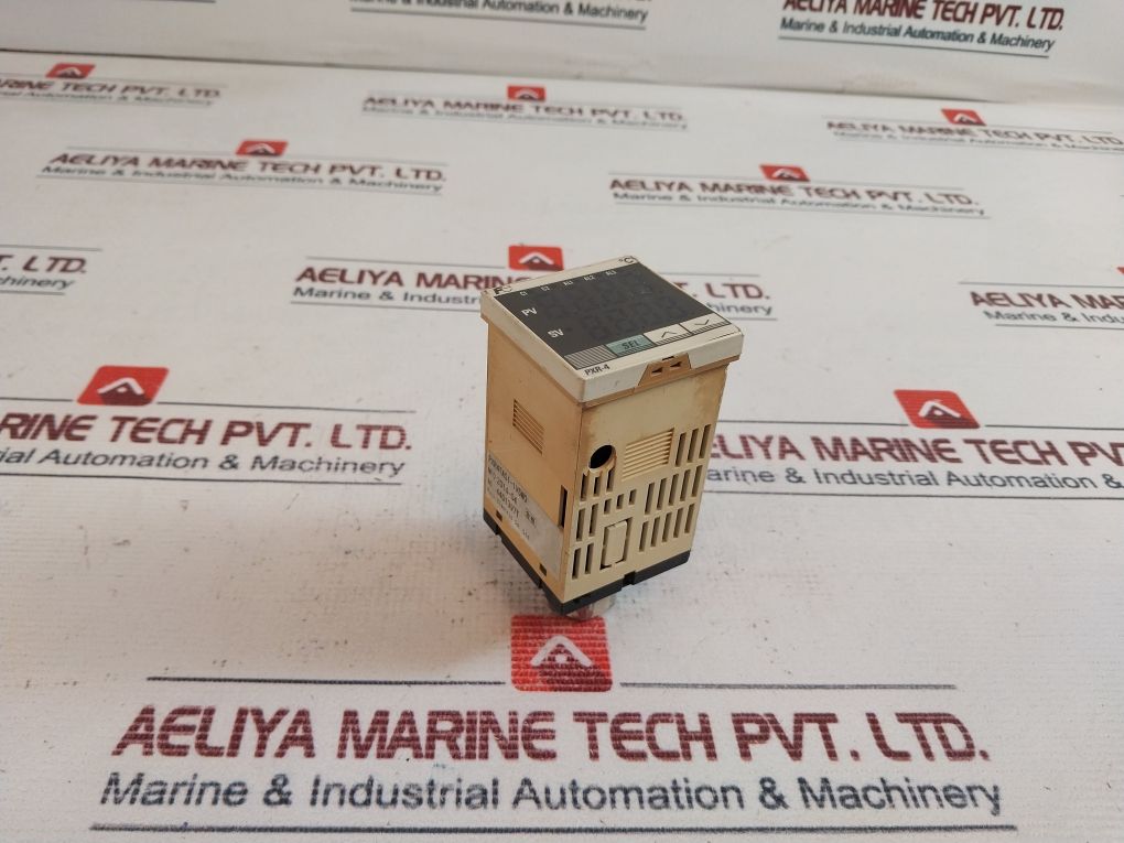 Fuji Electric Pxr4Tas1-1V5W0 Temperature Controller