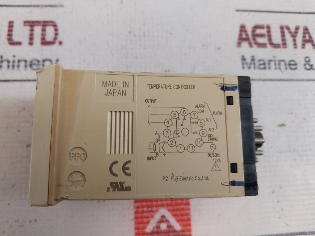 Fuji Electric Pxr4Tas1-1V5W0 Temperature Controller