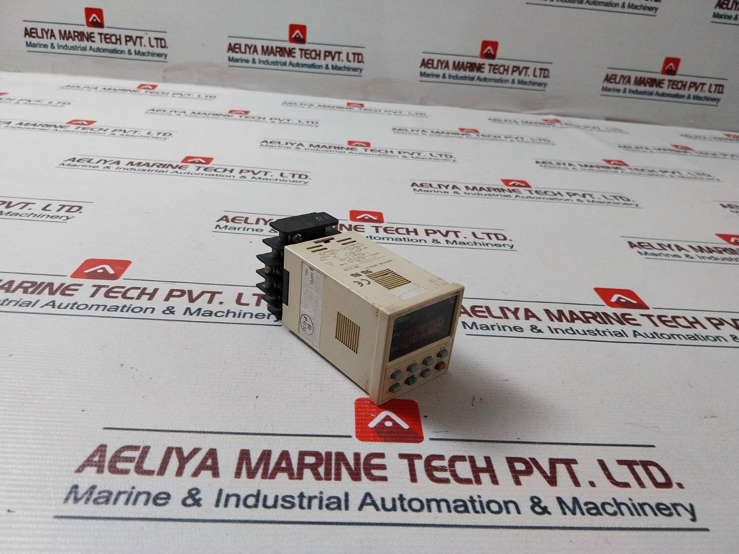 Fuji Electric Pxz-4 Temperature Controller 100-240 Vac