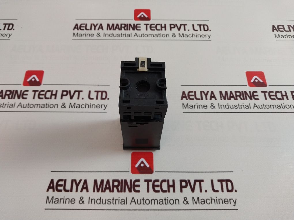 Fuji Electric Pxz4Tay2-5Vc26-d Temperature Controller With Base