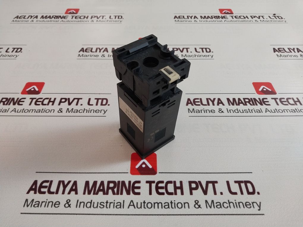 Fuji Electric Pxz4Tay2-5Vc26-d Temperature Controller With Base