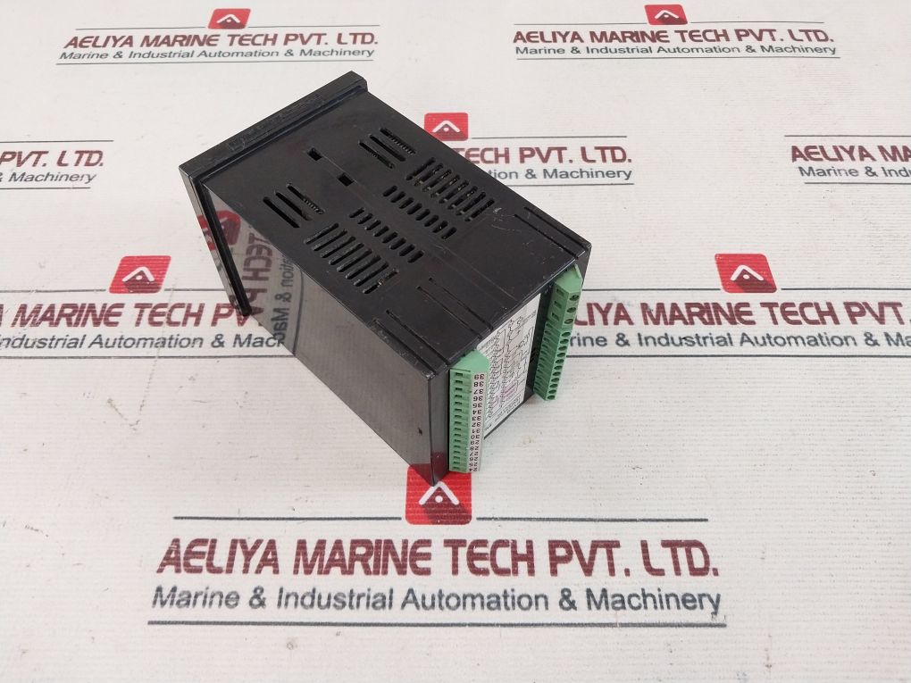 Fuji Electric Pyh9A302-0Yyby Temperature Controller