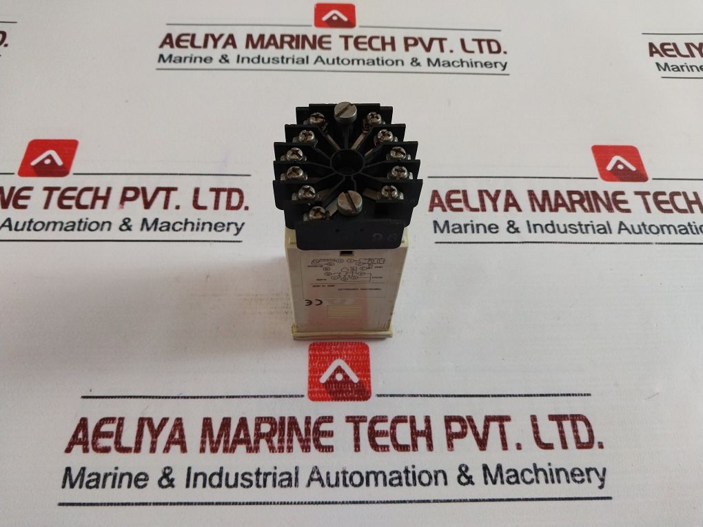 Fuji Electric Pyz4Tby2-1E Temperature Controller