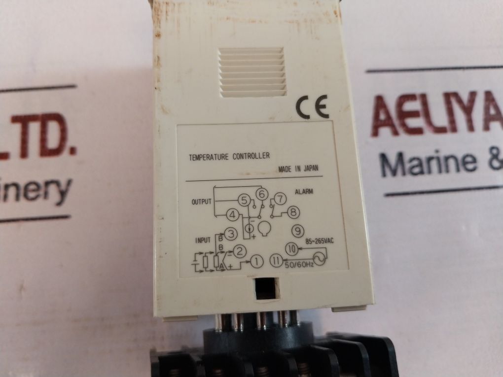 Fuji Electric Pyz4Tby2-1E Temperature Controller