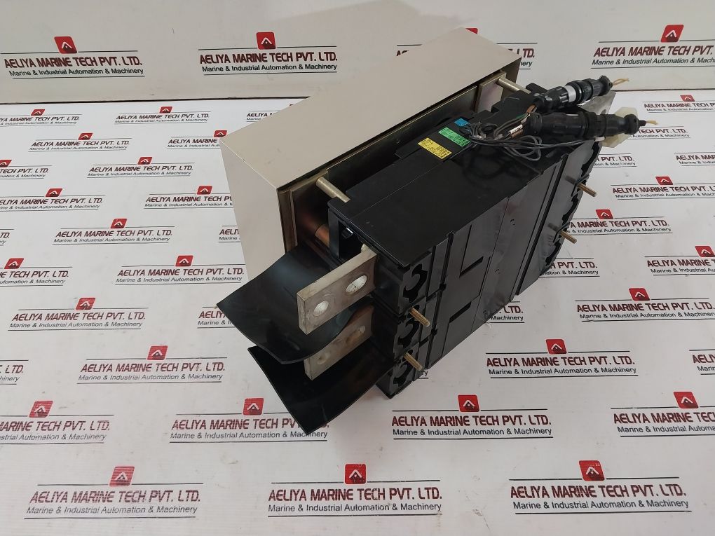 Fuji Electric Sa803R 3P Motor Operating Mechanism 800A Ac600V Dc250V