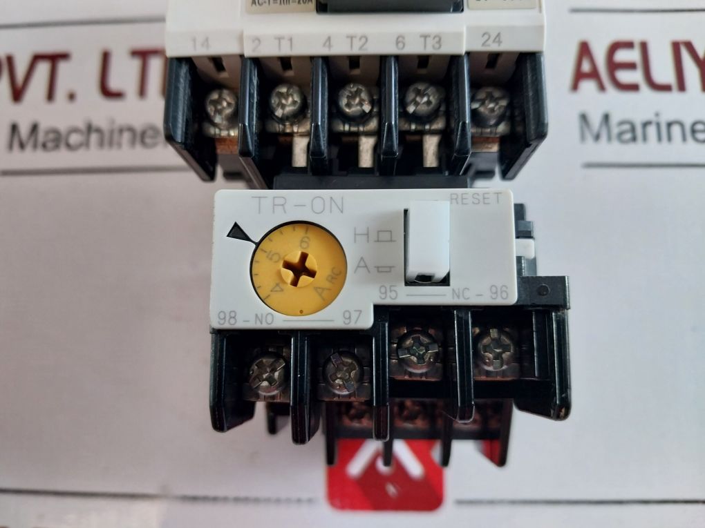Fuji Electric Sc-05 [13] Contactor With Tr-0N 100V 50Hz 100-110V 60Hz