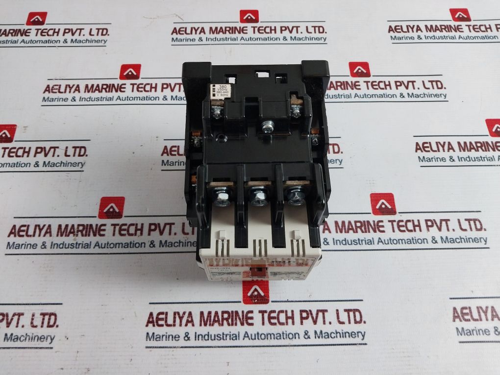 Fuji Electric Sc-3N Magnetic Contactor 4Nc2H0 100A 380-440V 50/60Hz