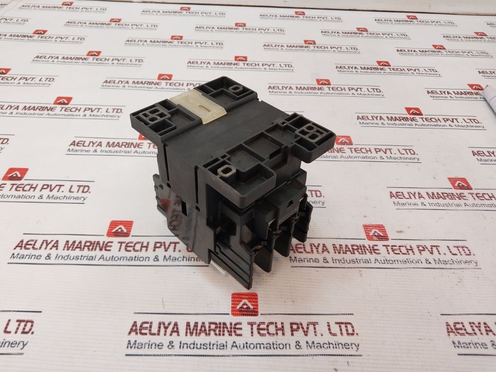 Fuji Electric Sc-n3 (65) Contactor 400-440V 60Hz, 100A