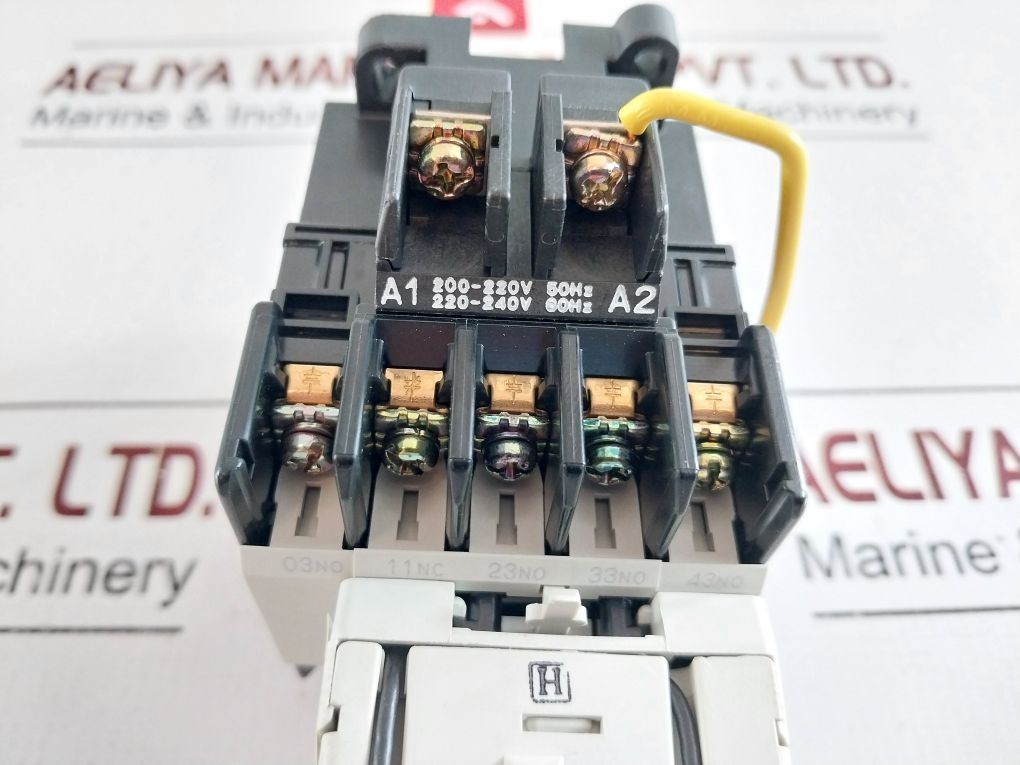 Fuji Electric Sh-5/V Latch Unit/Relay With Sh-5