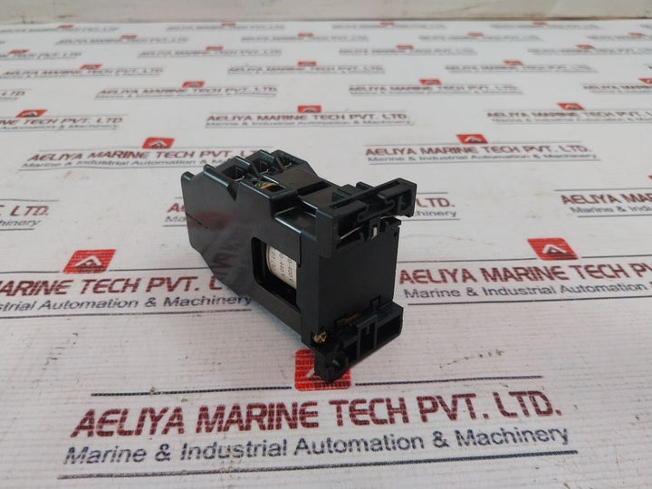 Fuji Electric Src50-2U/X (4A2B) Auxiliary Relay 400-440V 50/60Hz