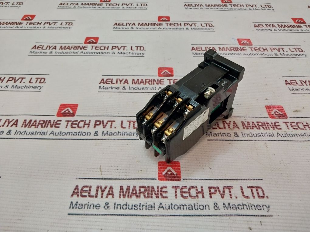 Fuji Electric Src50-2U/X (4A2B) Auxiliary Relay Coil 100/100-110V 50/60Hz