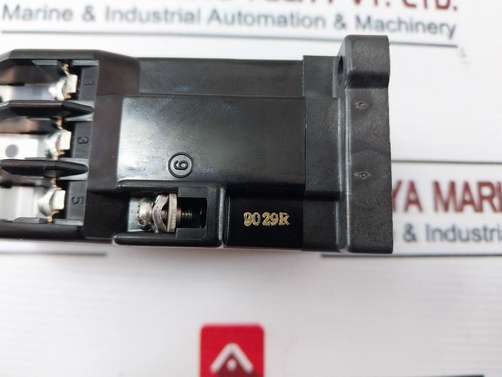 Fuji Electric Src50-2U/X (4A2B) Magnetic Contactor 200-220V 50/60Hz