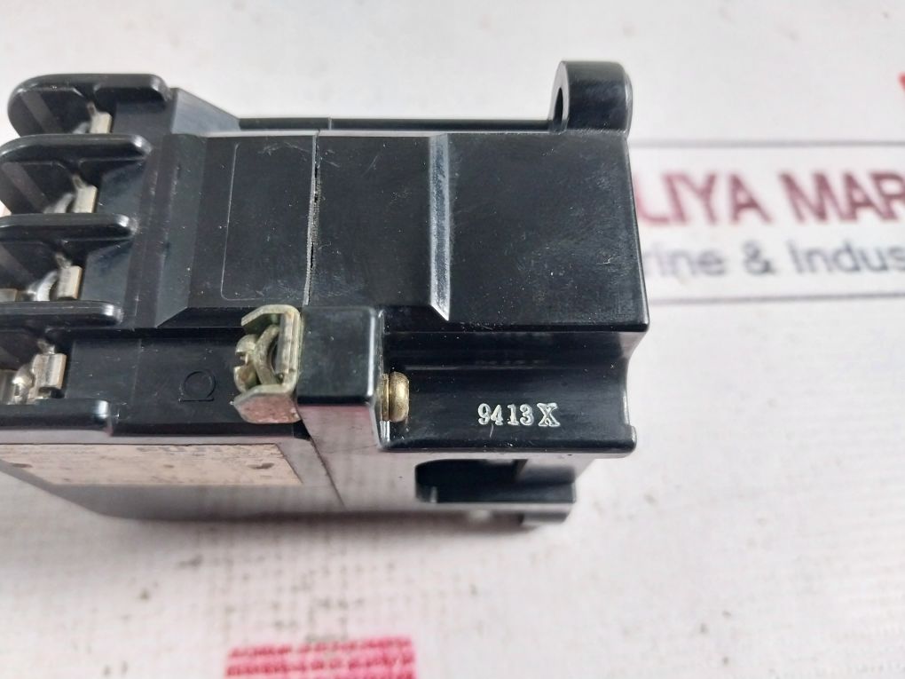 Fuji Electric Srca3631-0(4A) Magnetic Contactor