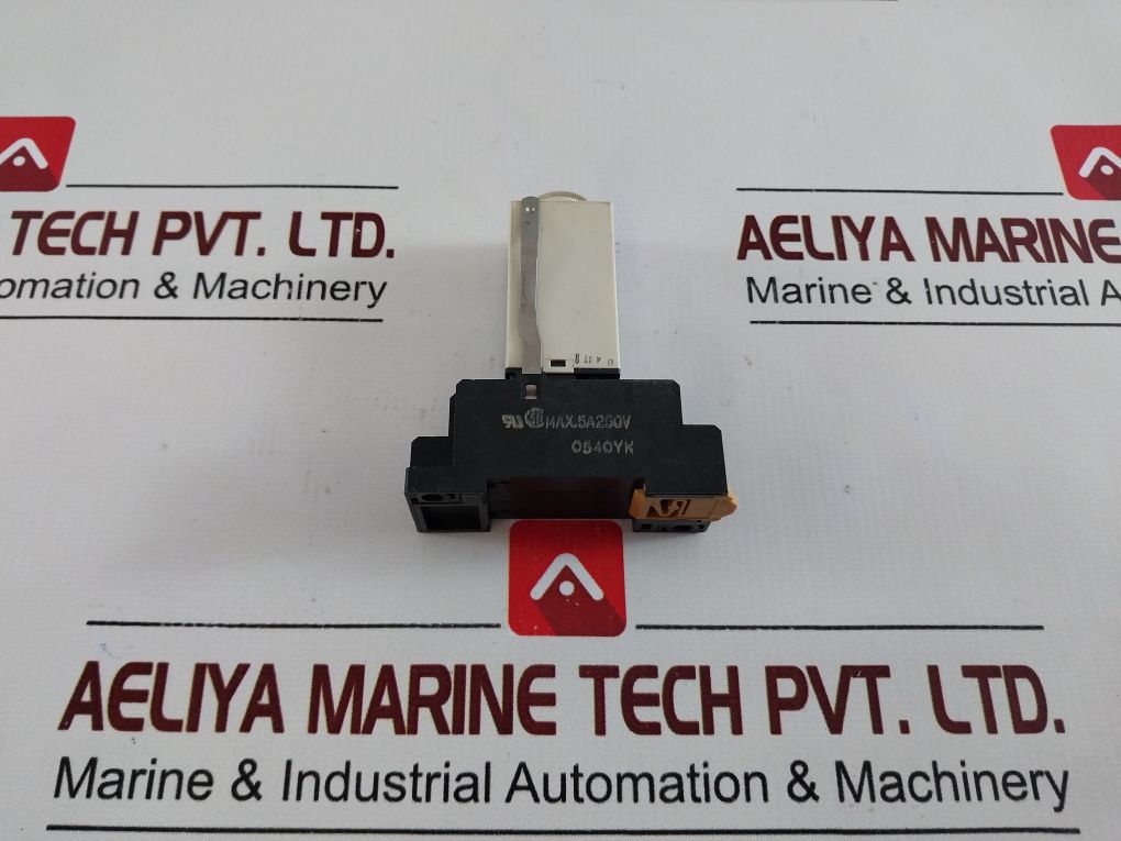 Fuji Electric St7P-2 Timer Relay