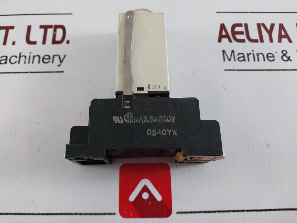 Fuji Electric St7P-2 Timer Relay