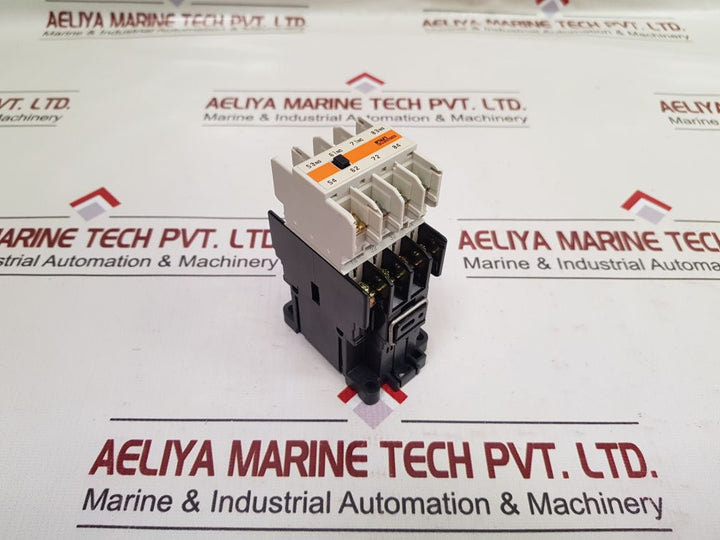 Fuji Electric Sh-4 Contactor With Sz-a22 Auxiliary Contact Block