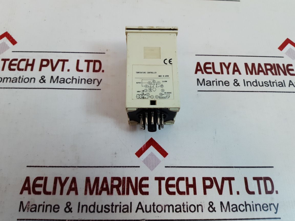 Fuji Pyz4Tby2-1E Temperature Controller