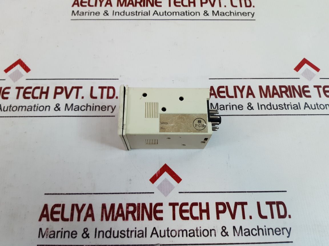 Fuji Pyz4Tby2-1E Temperature Controller