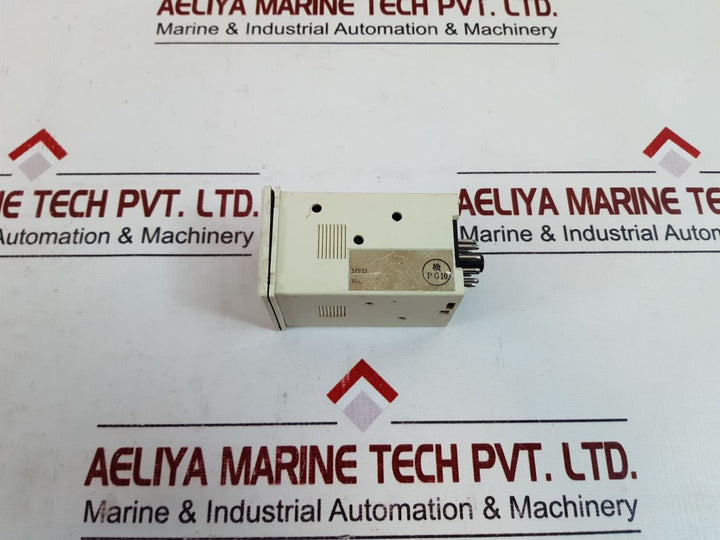 Fuji Pyz4Tby2-1E Temperature Controller