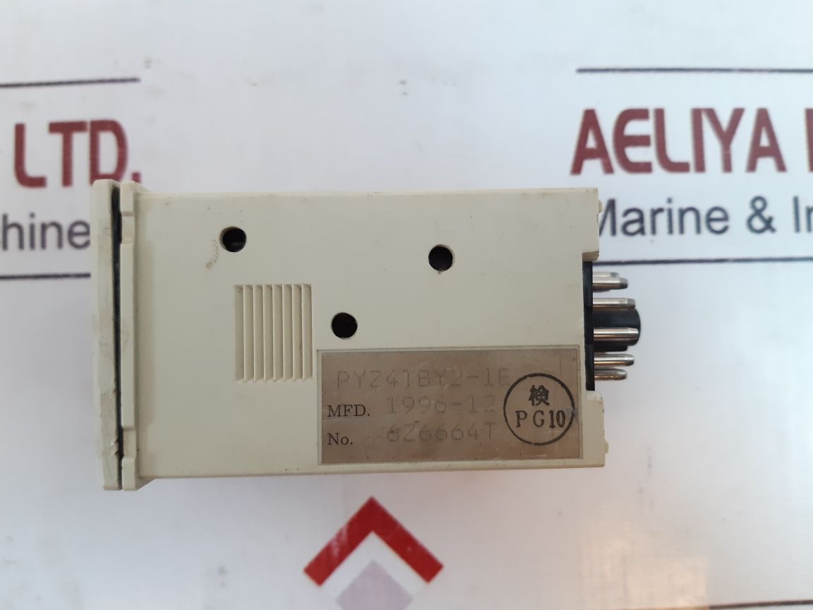 Fuji Pyz4Tby2-1E Temperature Controller