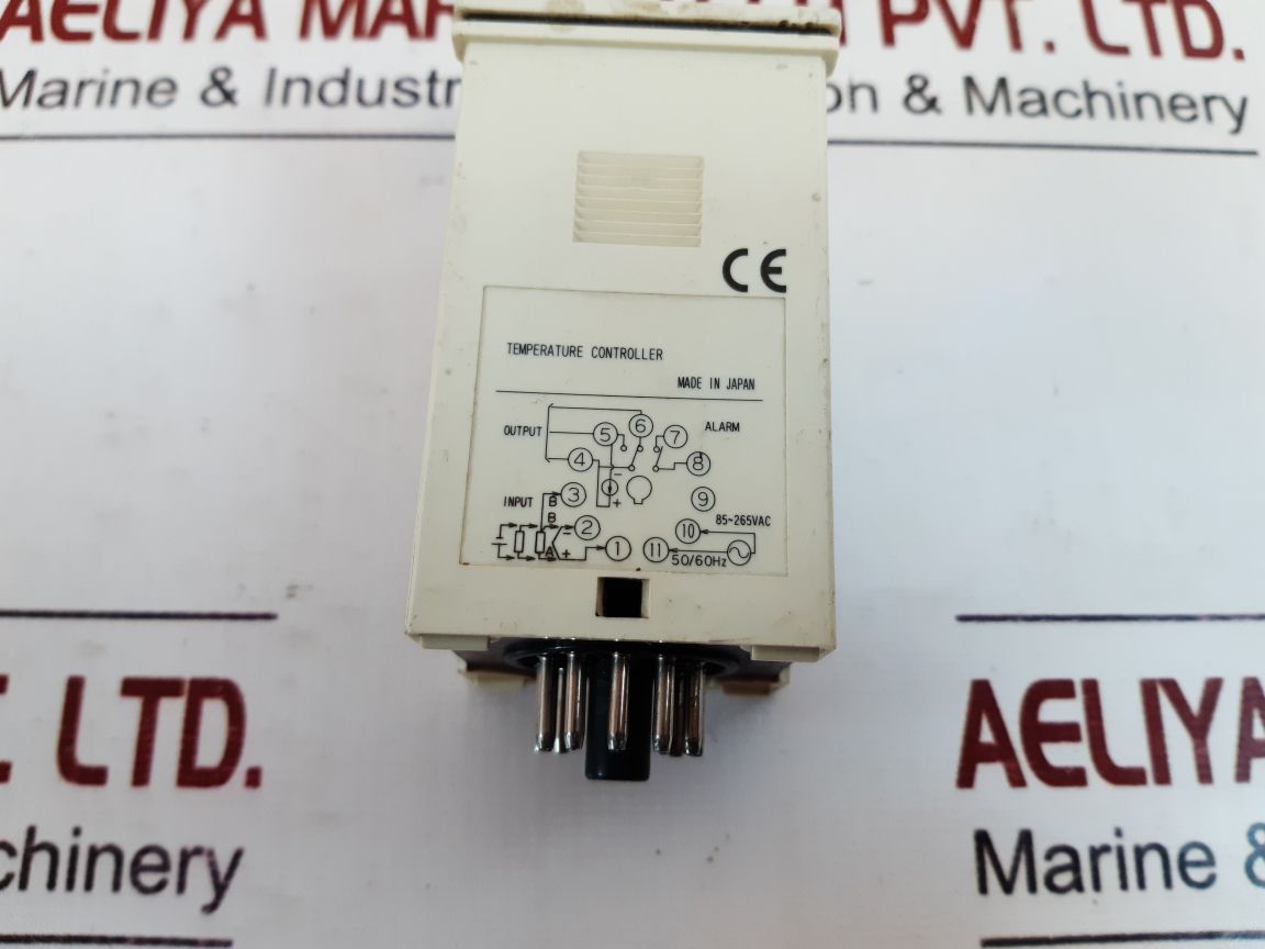 Fuji Pyz4Tby2-1E Temperature Controller