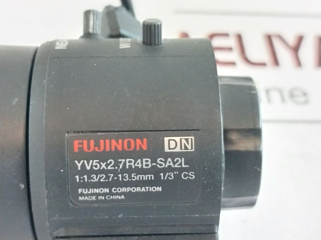 Fujinon Yv5X2.7R4B-sa2L Cs-mount Vari-focal Lens