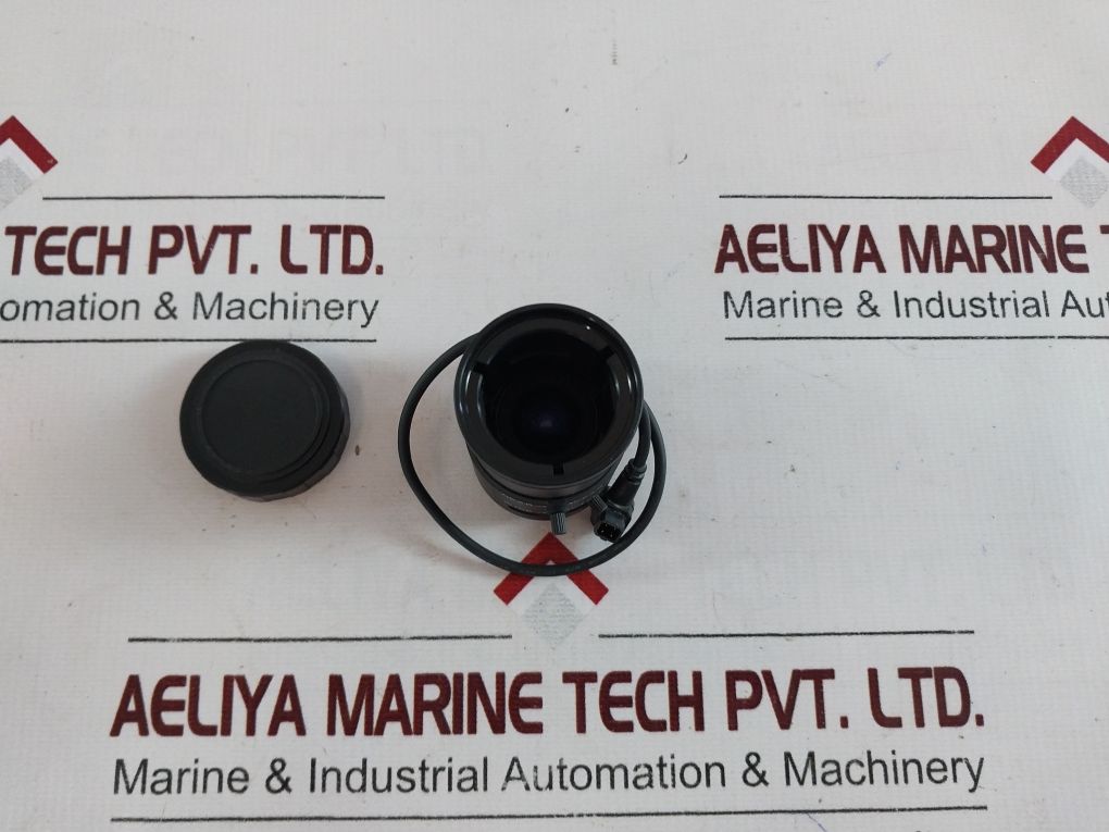 Fujinon Yv5X2.7R4B-sa2L Cs-mount Vari-focal Lens