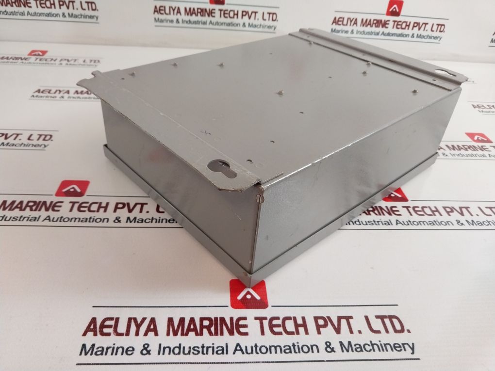 Furuno Electric Fe 700 Echo-sounder Distribution Box Fe-702