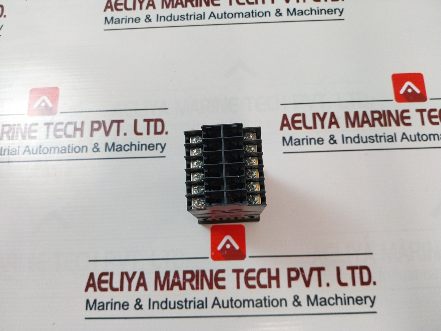 Gefran 600-r-d-0-0-0 Temperature Controller