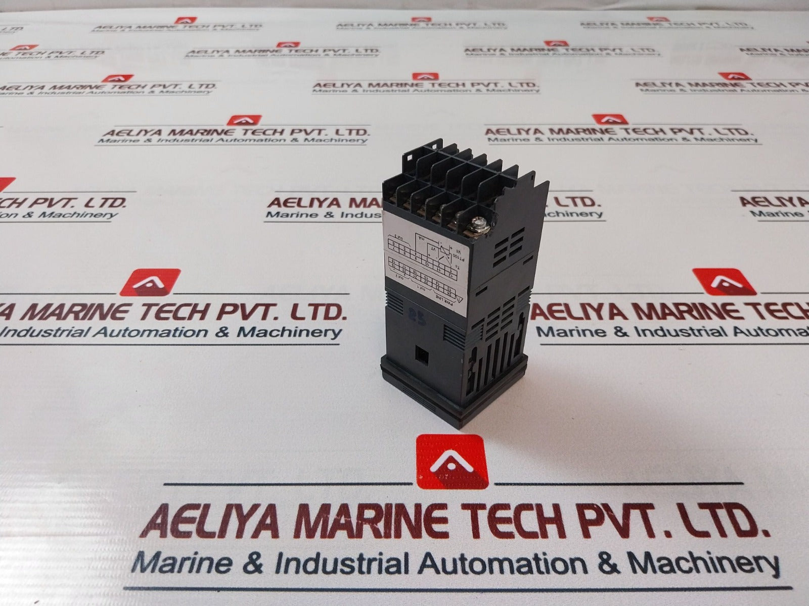Gefran 600-r-d-0-0-0 Temperature Controller